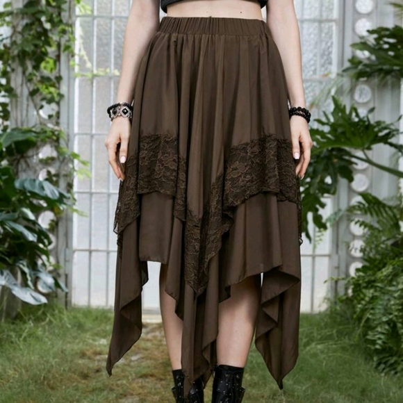 Goth Contrast Lace Hanky Hem Skirt - Picture 3 of 4